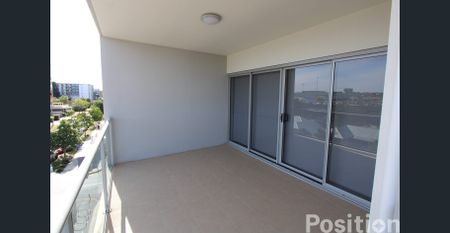 Contemporary & functional 2 Bedroom 2 Bathroom Chermside Apartment - Photo 5