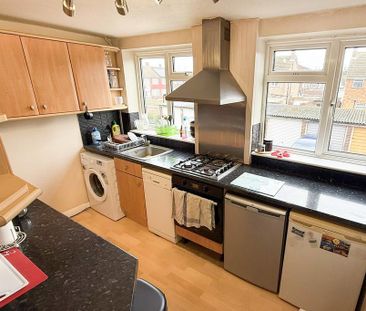 2 bedroom maisonette to rent - Photo 6