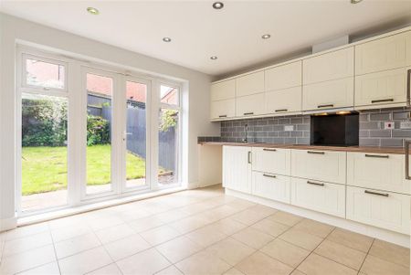 3 bedroom semi-detached house to rent - Photo 4