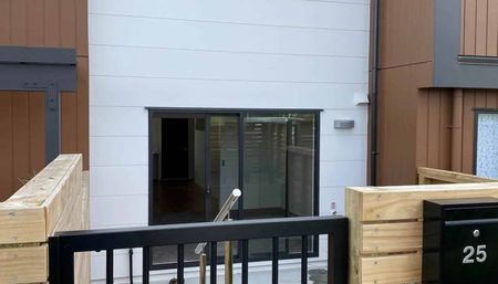 Modern Two-Bedroom Townhouse at Pacific Garden... - Photo 5