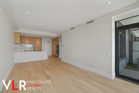 Condo in West Vancouver, BC - Photo 2