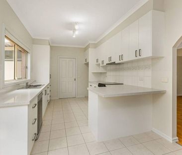 Great Family Home! - Photo 3