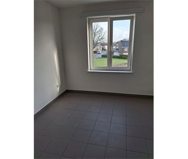 Een opgeschilderd appartement op de tweede verdieping - Photo 3