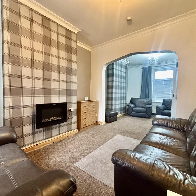 2 bedroom house to rent - Photo 1