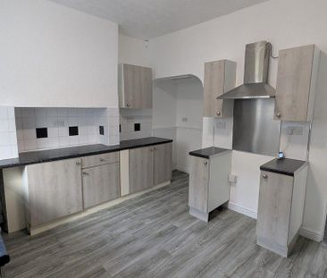 2 bedroom terraced house to rent - Photo 4