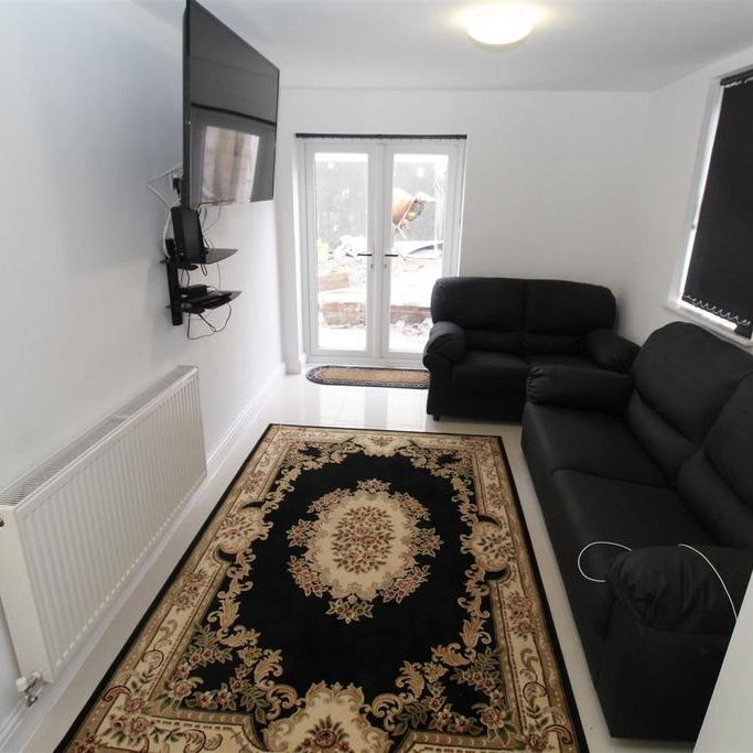 4 bedroom house to rent - Photo 1