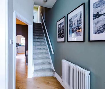 UK Award Winning, exceptionally high standard, design-led, immacula... - Photo 4