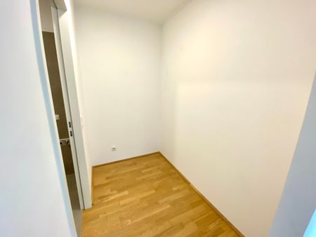 5 IN 22 - Zwei Zimmer-Wohnung mit Balkon direkt an der U2 Station - Miete 1220 Wien - Photo 3