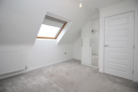 4 bedroom townhouse to rent - Photo 2