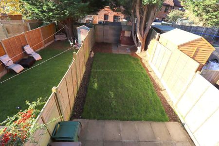 2 bedroom end of terrace house to rent - Photo 2