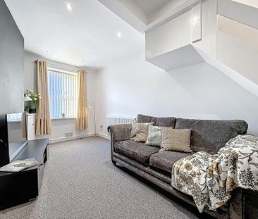 2 bedroom end of terrace house to rent - Photo 2