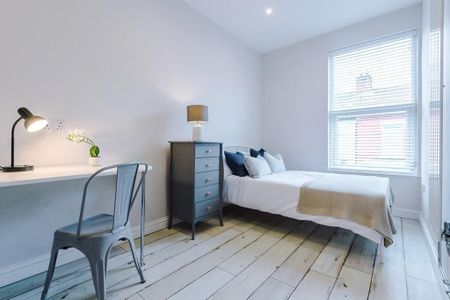 6 bedroom terraced house to rent - Photo 2