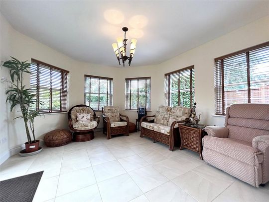 2 bedroom bungalow to rent - Photo 1