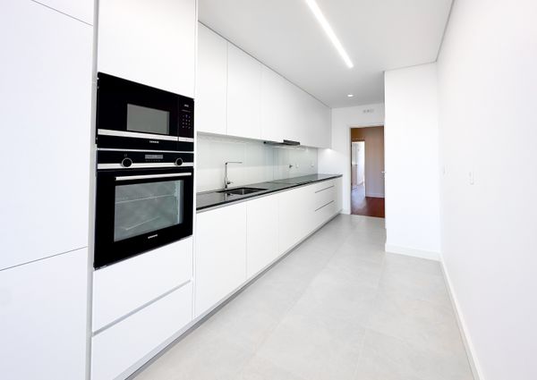 Penthouse T4 com Terraço Privativo em Matosinhos Sul
