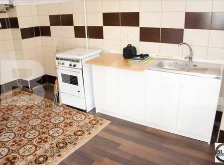 De inchiriat apartament cu 1 camera , cu terasa de 10 mp si loc de parcare! - Photo 4
