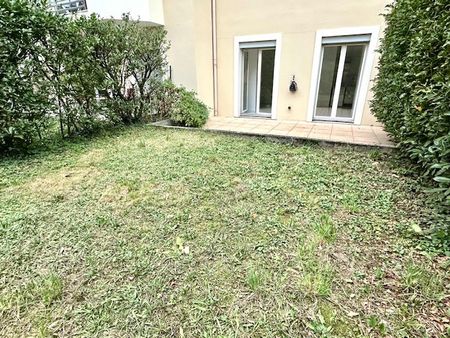 Location Appartement 1 pièce 30m² LYON 7ème - Photo 2