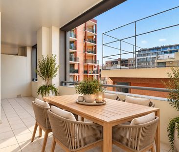 Inner-City Living with Space, Style & Convenience - Photo 3