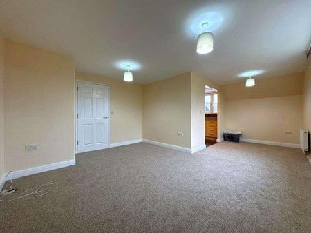 Bridle Court, Gloucester, GL2 - Photo 4