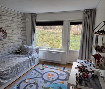 Rymligt radhus med tre sovrum i barnvänligt område i Kållered! - Photo 5