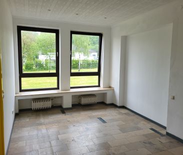 Helle 2 Zimmer Wohnung (Hochpaterre) zur Miete mit Balkon in ruhige... - Photo 1