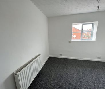 Long Row, Newark, Notts, NG24 - Photo 3