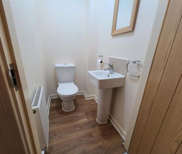 2 bedroom terraced house to rent - Photo 4