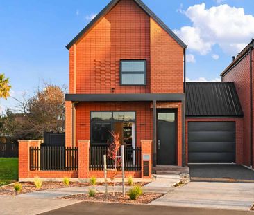 Brand New High-Spec 3 Bedroom Townhouse - Photo 5