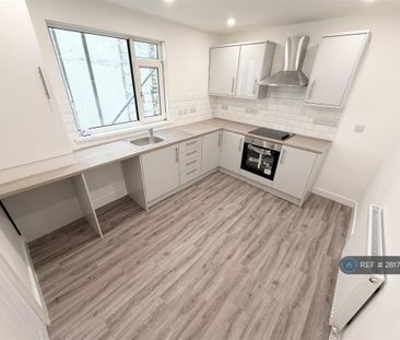 3 bedroom terraced house to rent - Photo 6