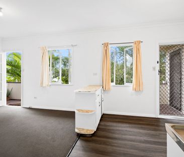 One Bedroom Unit - Handy to Everything - Photo 1