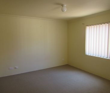 9/161 Sevenoaks Street, Cannington WA 6107 - Photo 2