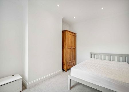 Carminia Road, SW17 8AH, London - Photo 4