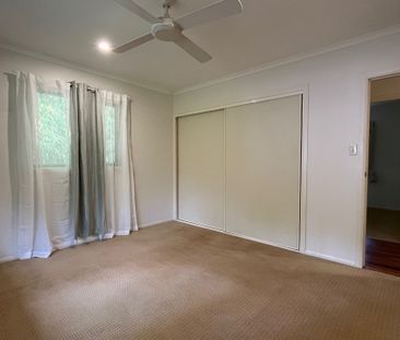 Large 3 Bedroom Family Home with Study - Photo 1