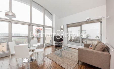 2 Bedroom flat to rent in John Harrison Way, North Greenwich, SE10 - Photo 2