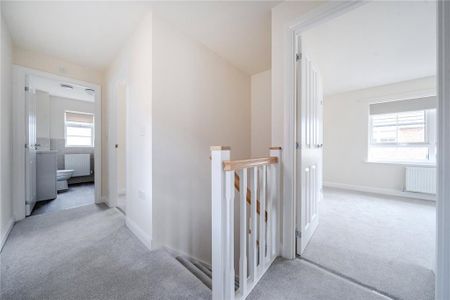 3 bedroom semi-detached house to rent - Photo 2