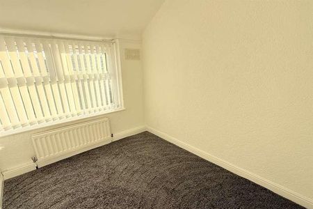 Hillock Lane, Woolston, Warrington, Id, WA1 - Photo 3