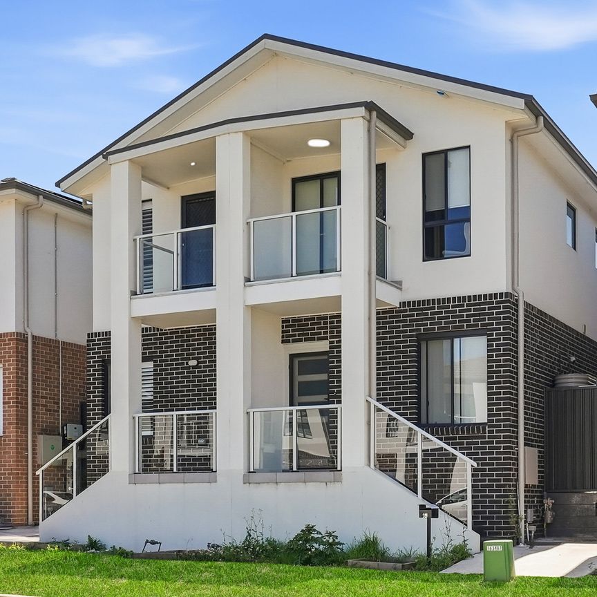 13 Fernyhough Street, Rouse Hill NSW 2155 - House For Rent | Domain - Photo 1