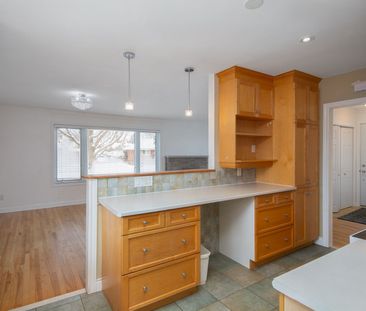 For Lease - 2366 Cheshire Road, Parkway Park - Queensway Terrace S ... - Photo 3