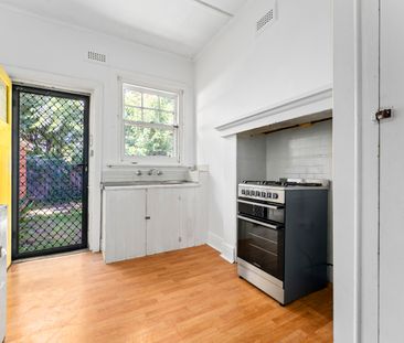31 Harvey Street, Prahran VIC 3181 - House For Rent | Domain - Photo 2