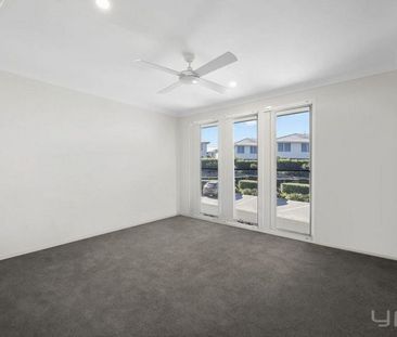 Stylish modern townhouse in resort style complex - Photo 4