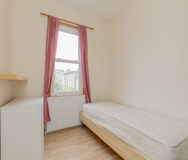 4 Bed Flat, Edinburgh, EH8 - Photo 5