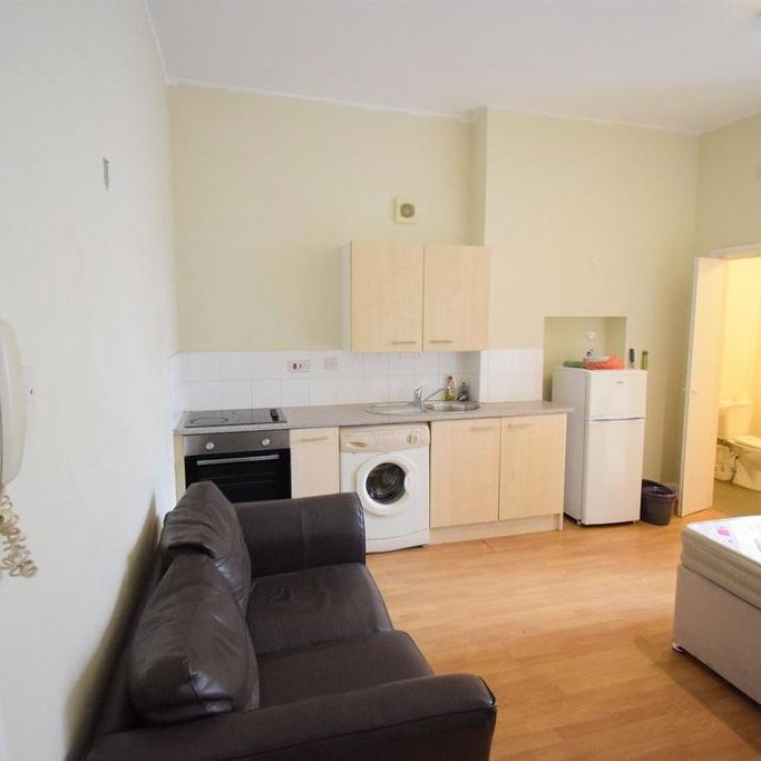 Studio to rent - Photo 1