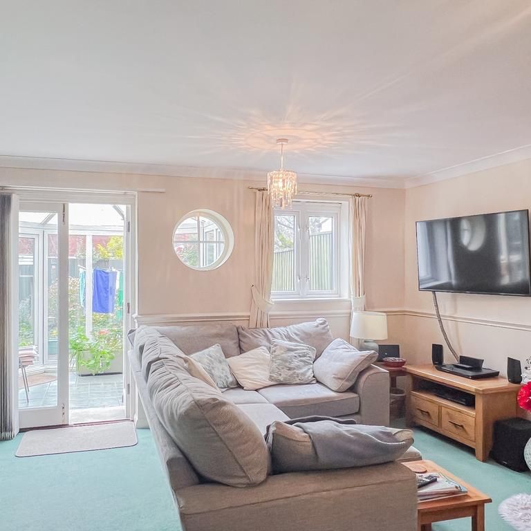 2 bedroom semi-detached house to rent - Photo 1
