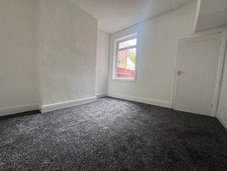 3 bedroom end of terrace house to rent - Photo 5