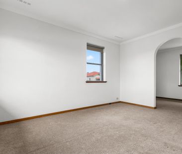 1/40 Alexandra Rd, East Fremantle WA 6158 - Apartment For Rent | Do... - Photo 2