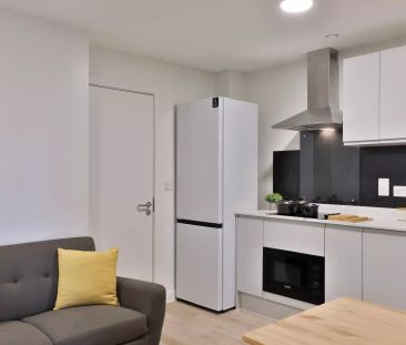 2 Bed Apartment - Photo 6