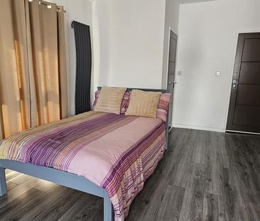 Studio to rent - Photo 4