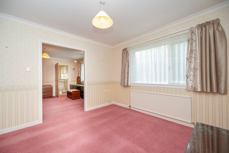 2 Beechwood Gardens, AB32 6YE, Westhill - Photo 3