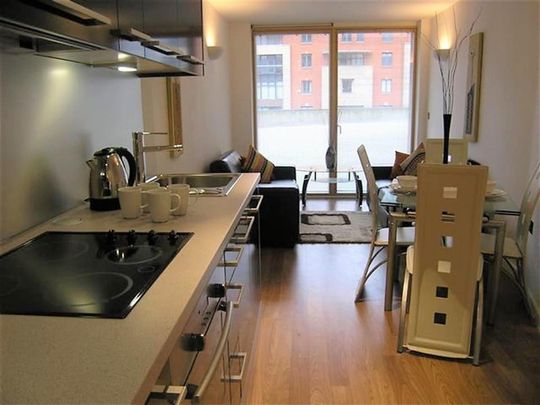 2 bedroom Flat To Let - Photo 1