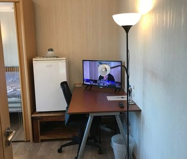 Room in a Shared House, Brockham Drive, IG2 - Photo 5