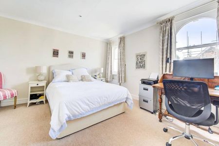 4 bedroom house to rent - Photo 2